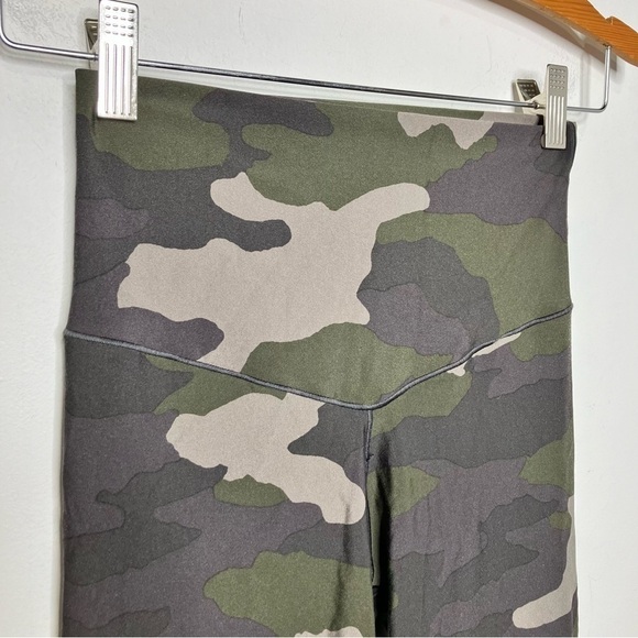Offline by Aerie Real Me 7/8 leggings hi-rise camo size medium - Picture 2 of 5